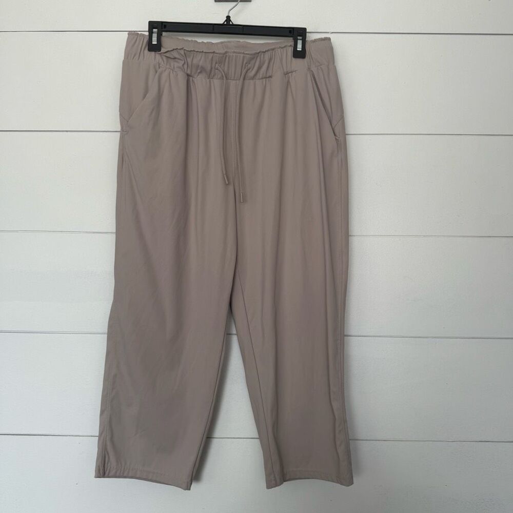 32 Cool Women’s Medium Athletic Wide Leg Pants
